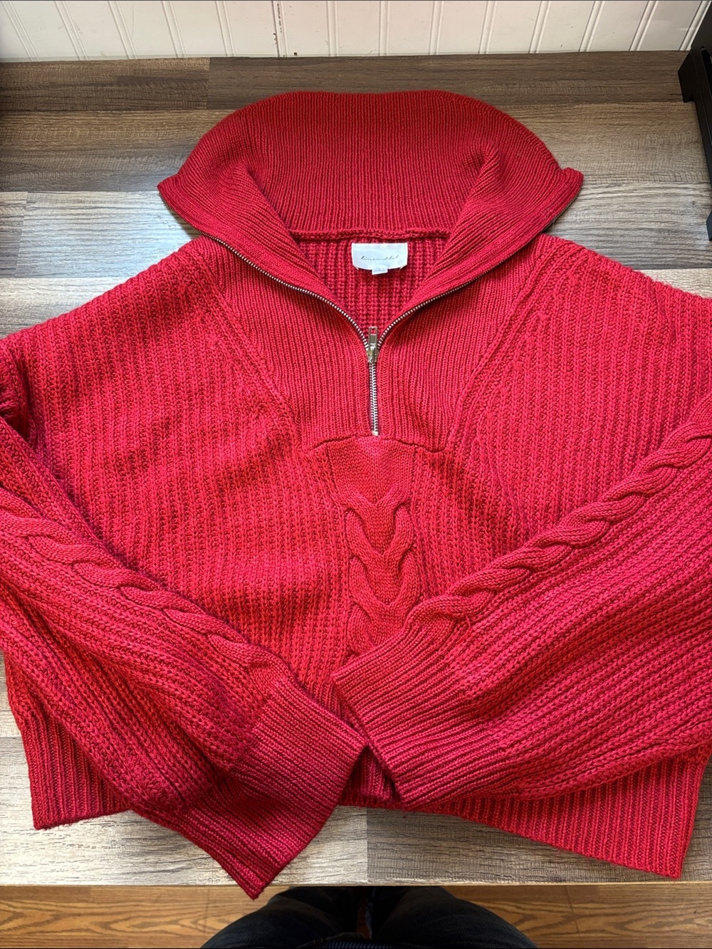 Line and dot crop knit sweater high zip neck